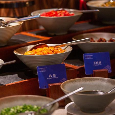 Wyndham Grand Plaza Royale Hot Springs Fenghuang Otel Dış mekan fotoğraf